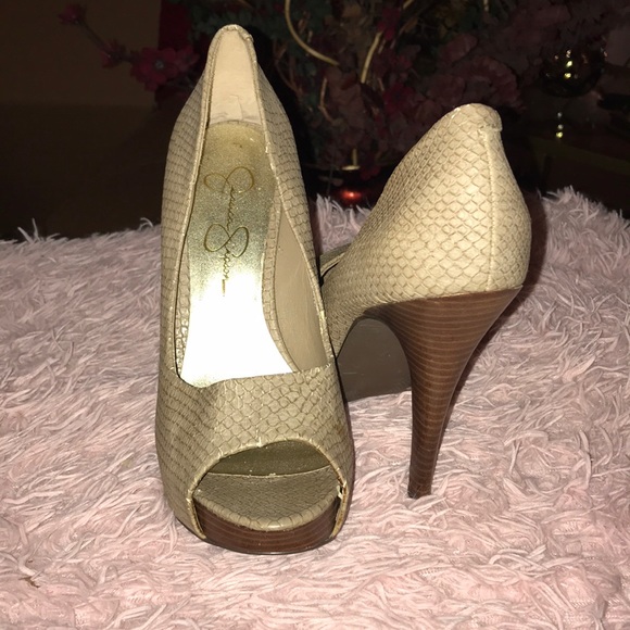 Jessica Simpson Heels - Picture 2 of 4